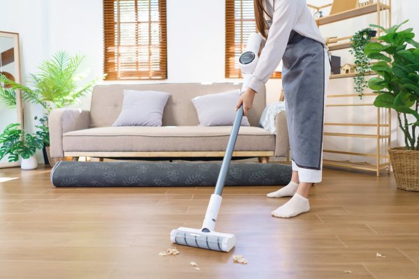 Use a vacuum cleaner to sweep the room, should you open the window and open the risk or close it? Understand the correct time to change the air